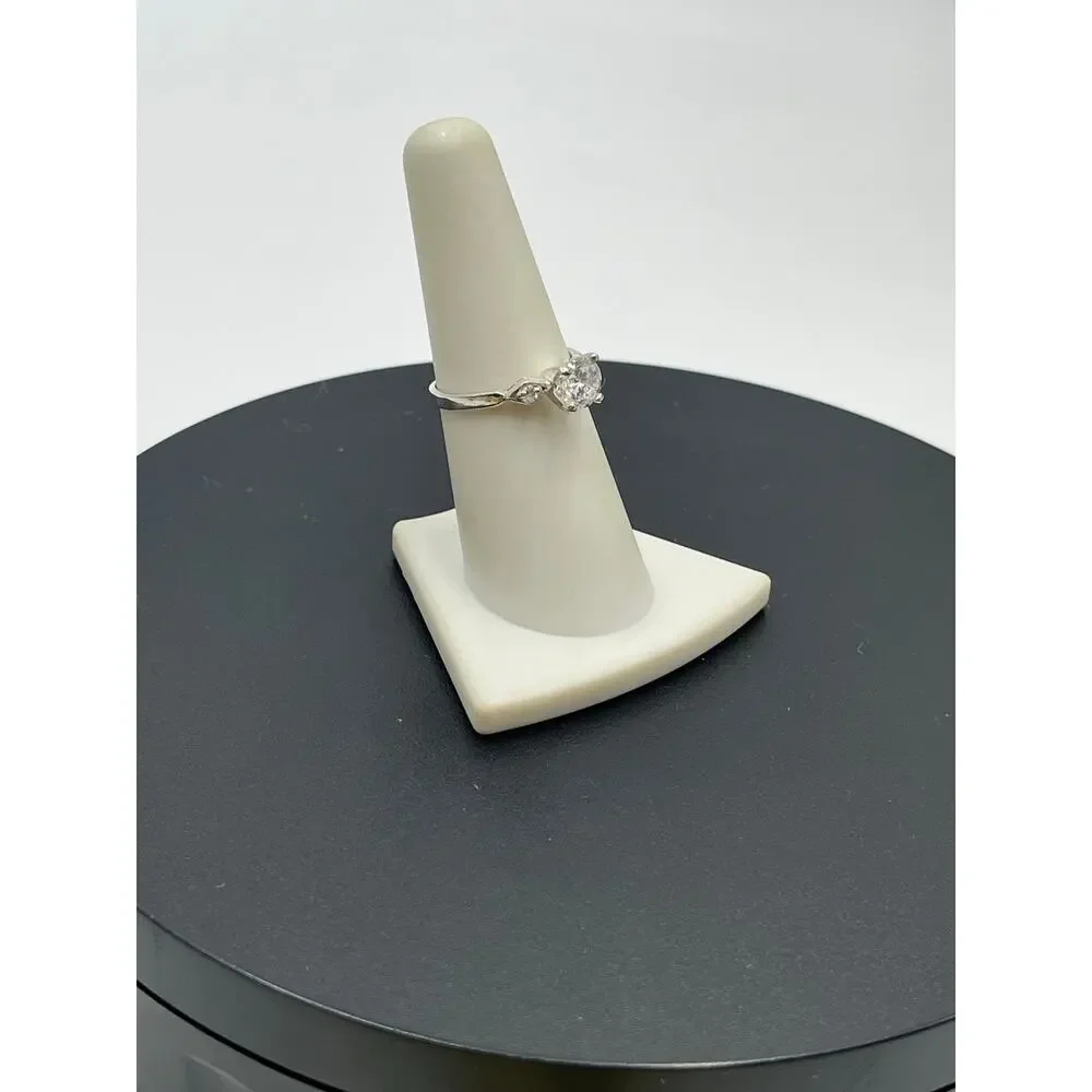Designer Solitaire CZ Sterling Silver Sz 7 makers mark 2 grams Engagement‎  Ring